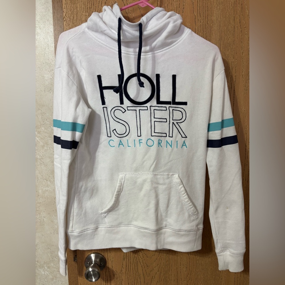 🔆2 for $6 🔆 Hollister funnel neck sweatshirt